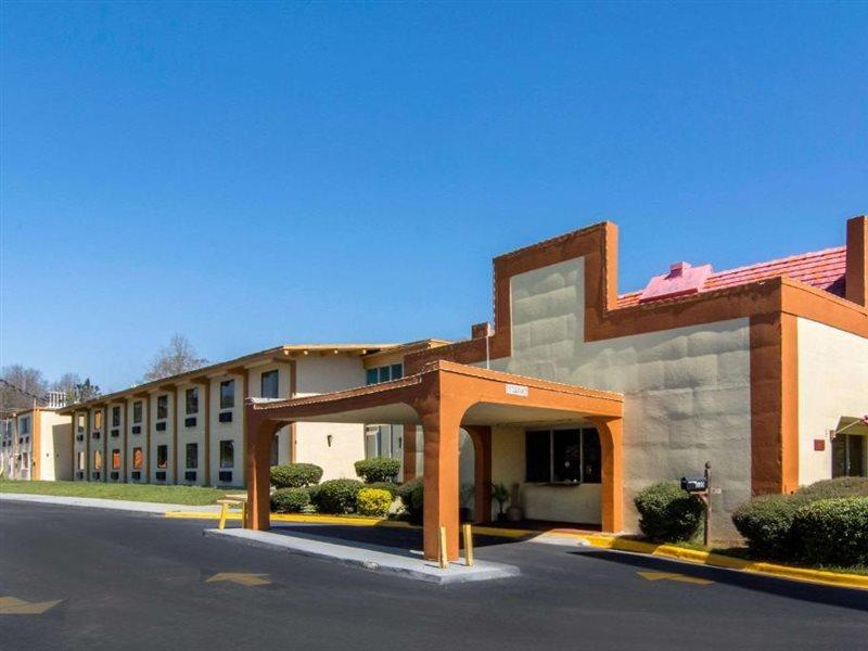 Travelodge By Wyndham Forsyth Exterior photo